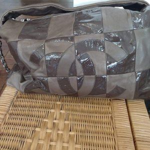 Chanel Lambskin Quilted Shiny Chain hobo